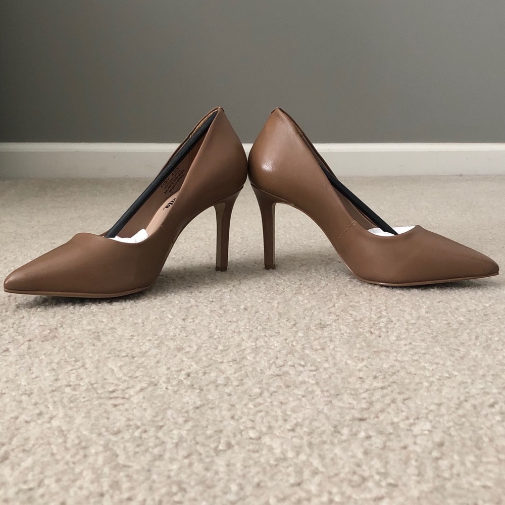 Cinderella of Boston Size 4.5W Pumps